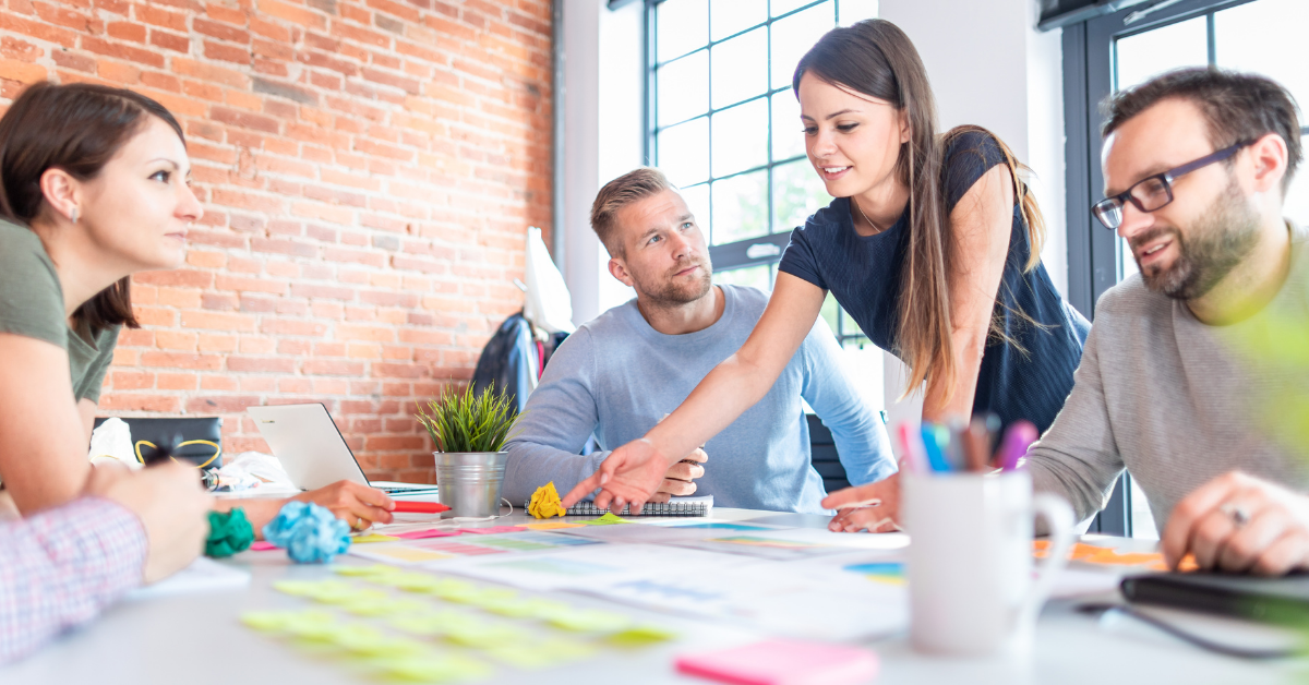 クリエイティブ事業